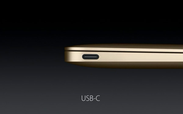 這次 Macbook 在擴充介面上僅有一個  USB-C 連接埠,包含充電都是靠這個連接埠來接電源