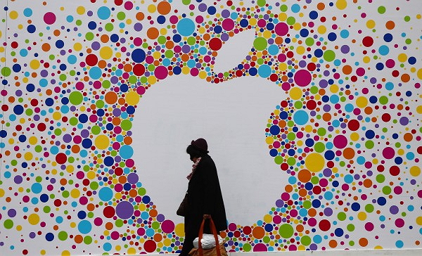 蘋果執行長庫克(Tim Cook)看完員工的多元化報告後直言不滿意,且承諾在開發新產品的同時,也將持續推動員工的多元化。(法新社)