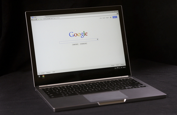 oogle 也於英國倫敦開幕一家掛上 Google 品牌的實體商店,除販賣 Android 手機、平板等與網路商店也會販售的商品,並且還會教顧客如何使用各類產品。(圖片來源/美聯社)