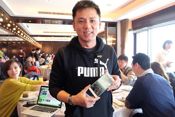 具有14年家電資歷的小米之家店長陳先生也在今天現身。(記者陳炳宏攝)
