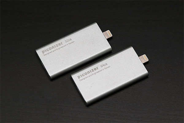 背面則是鋁質外殼設計，並且標注容量與台灣製造