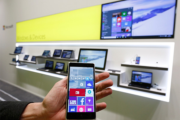 Windows 10 主打全系列硬體都採用同樣的平台,減少開發者與使用者的負擔,圖片來源:路透社