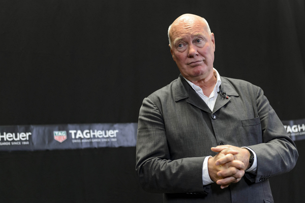 傳奇鐘錶教父 Biver:「我們絕對不會做出一支長得像 iPhone 的手錶。」(法新)