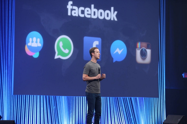 Mark Zuckerberg在2015 F8年度開發者大會上,宣布Messenger越來越多樣的走向。(圖片來源/TNW)