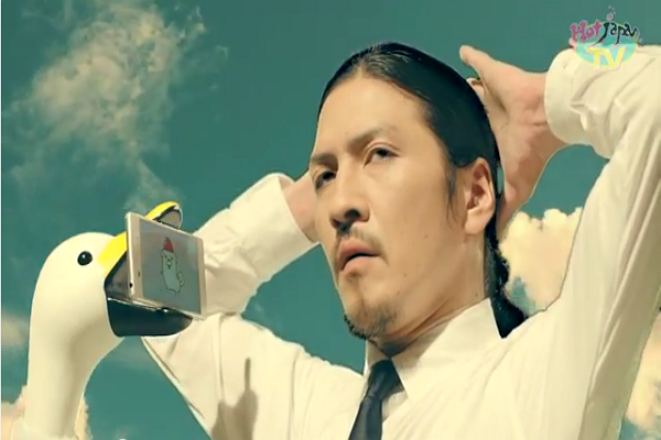 用了神器TEBURAKUCHIN,空出來的雙手可以做更多有意義的事,至於什麼事你自己想。(圖片來源/ANIMAX)