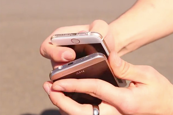 僅在撞擊部位形成些微的凹痕，畫面擷取自 EverythingApplePro Youtube 網站