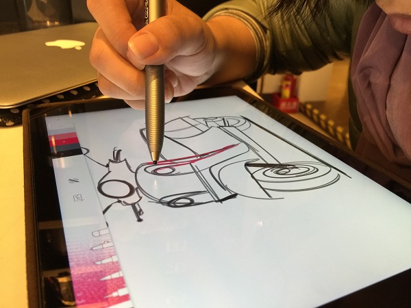 Jot Script 2搭配專屬的Forge塗鴉App。(記者陳炳宏攝)