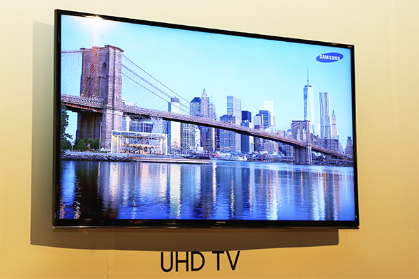 非曲面的 4K 主流機種,在今年下半年有機會看到 4 萬元以內的價格