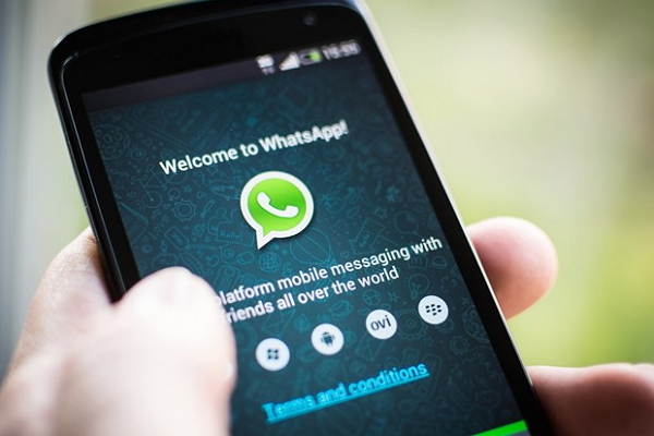 iPhone使用者看過來,Whatsapp推出免費通話功能了!(圖片來源/Shutterstock)