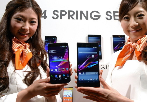平板,手機,傻傻分不清楚?Sony Xperia Z Ultra 6.44 吋的手機螢幕,看起來跟 7 吋的平板一樣。(法新社)