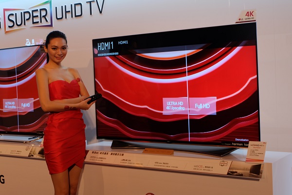 LG 4K電視陣容更龐大,最低不用3萬元。(圖/記者吳佩樺攝)
