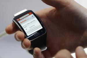 Apple Watch 真正對手來了!三星新智慧錶 9 月發表 Apple Watch 真正對手來了!三星新智慧錶 9 月發表
