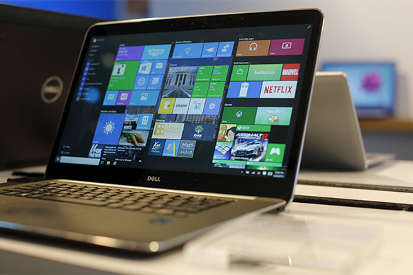 像是傳統筆電在運作 Windows  10 上沒有太大差異的話,將無法引起消費者換機意願,圖片來源/路透