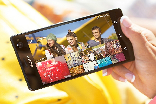 主打前鏡頭自拍的 Sony Xperia C4