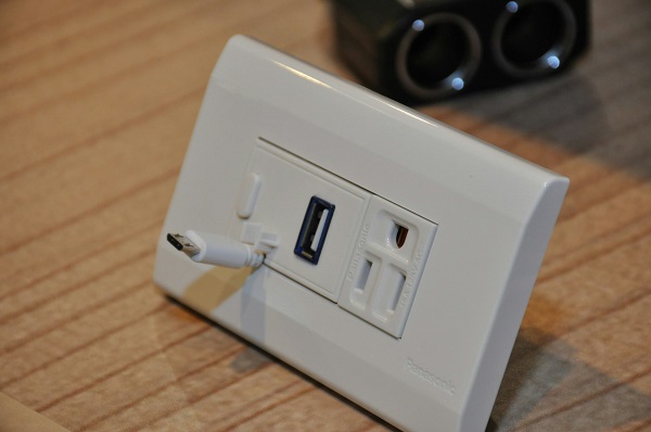可以自行更改成常用的電源插座。