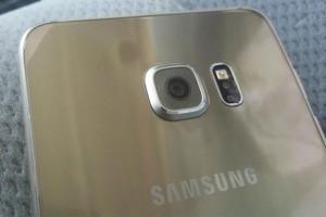 大螢幕 Galaxy S6 Plus 長這樣？首張諜照流出！