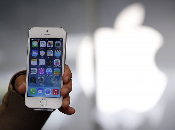 去(2014)年 5 月時,德國電信(Deutsche Telekom )去年也向顧客透露,iPhone 6 將於 9 月 19 日開賣,結果蘋果真的選在當天開賣新機,顯示出消息來源相當準確。(圖片來源/彭博)