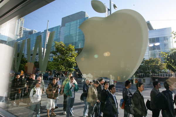 從第一屆蘋果 WWDC 至今已經邁入第 25 個年頭,到底過去幾年的 WWDC 上都有什麼精采的亮點?現在就一起來回顧!(圖片來源/路透)
