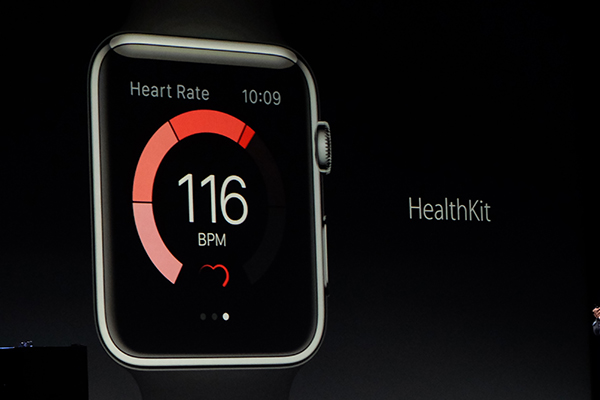 Apple Watch 可直接量測心跳,並記錄在 HealthKit 中。(記者陳炳宏攝)