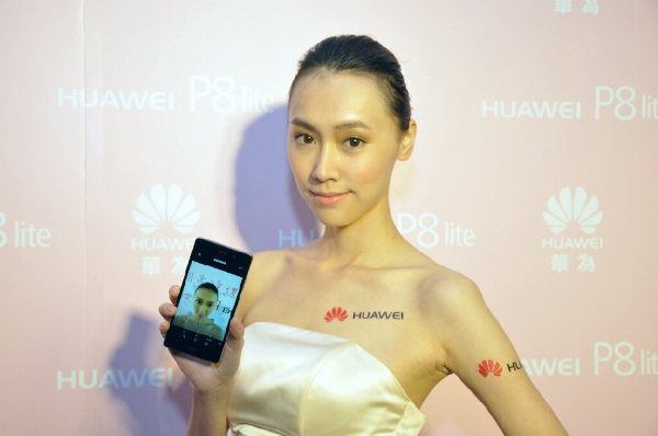 「完美自拍」模式可以優化手機使用者臉孔