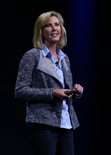 本次的 WWDC 上蘋果決定首度讓女性員工登上講台。（圖片來源／法新社）