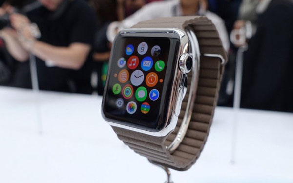 Apple 產品中目前只有 Apple Watch 使用 OLED 螢幕。(圖片來源/Apple)