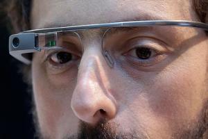 手一框就自動拍! Google Glass 2 代將有創意新功能 手一框就自動拍! Google Glass 2 代將有創意新功能
