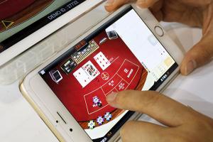 玩遊戲哪個行？iPhone 與 Android 遊戲效能評比對決！