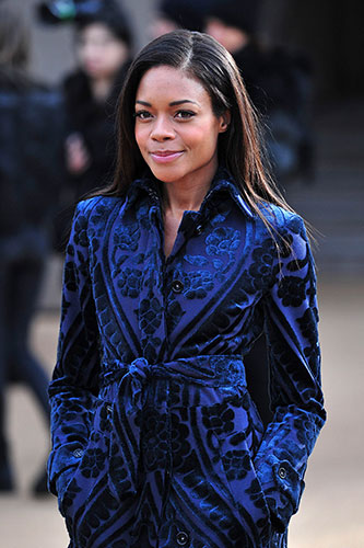 在最新一集 007 中飾演 Moneypenny 角色的英國女星 Naomie Harris,臉書上的會跟她一樣正嗎?(圖片來源/路透)