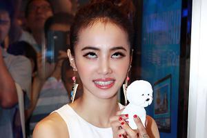 藝人翻白眼大賽?全是美妝相機惹的禍! 藝人翻白眼大賽?全是美妝相機惹的禍!