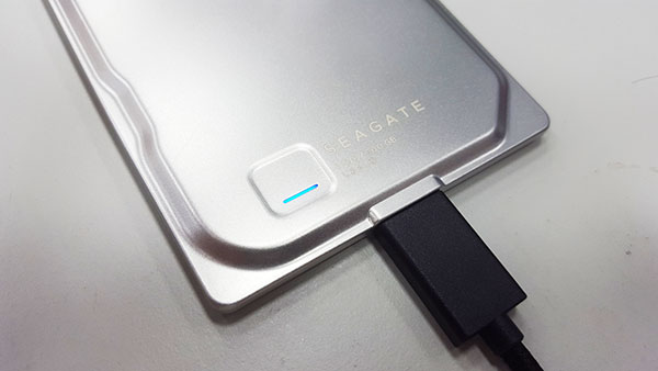 用美型換 CP?Seagate Seven 美型超薄外接硬碟實測