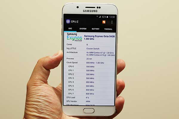 處理器部分採用三星自家的 Exynos 5420 4+4 核心處理器