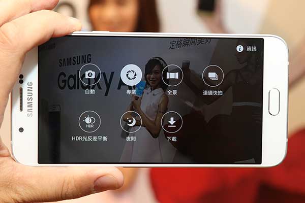 Galaxy A8 「專業」相片拍攝介面