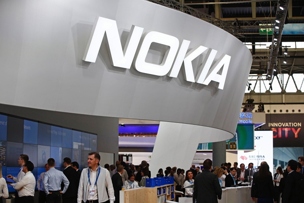 若消息屬實,那這將會是 2013 年微軟(Microsoft)收購 Nokia 之後,首次發表重要的消費性電子產品。(圖片來源/彭博)