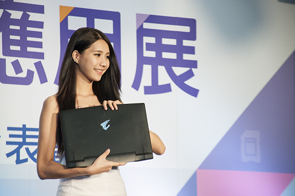 Gigabyte 的輕薄電競筆電 P34G v2 現場價格將狂降