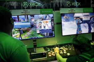 有了鍵盤滑鼠 Xbox 再裝上 Office 就能取代 PC？