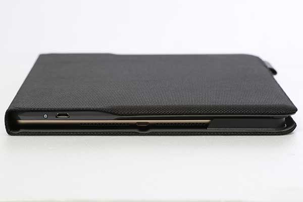 iPad Air 2 實際裝上 Type+ 保護殼後的厚度