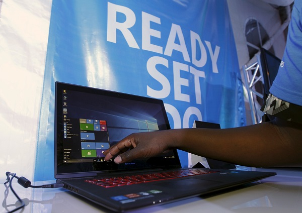 仍有部份用戶還在等待 Windows 10 的升級通知(圖片來源/路透社)