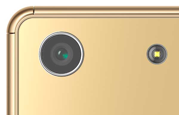 背面主相機採用 2000 萬畫素等級的配置