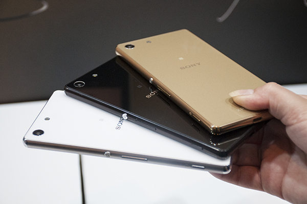 這次 Xperia M5 還推出了金色款