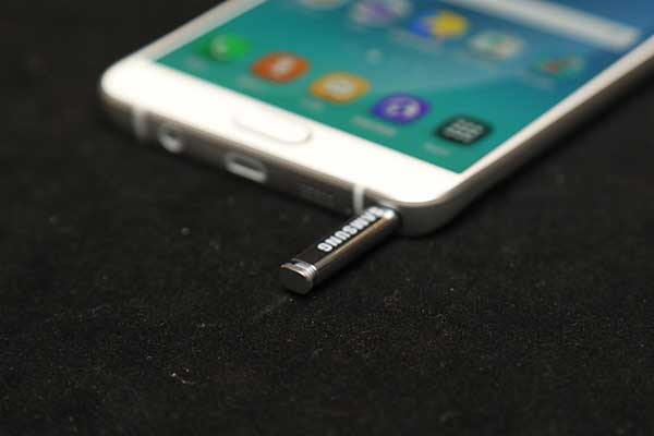 Note 5 新設計的 S Pen 觸控筆
