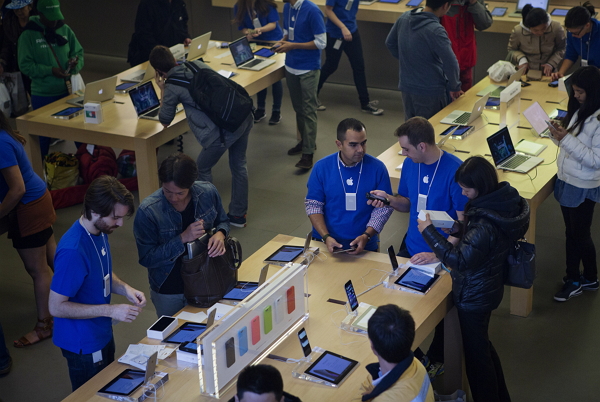 iOS 生態系統在美國還創造出超過 62.7 萬個職位(圖片來源/彭博社)