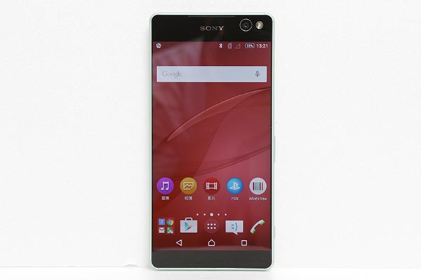 這次 C5 Ultra 採用 6 吋大螢幕的設計