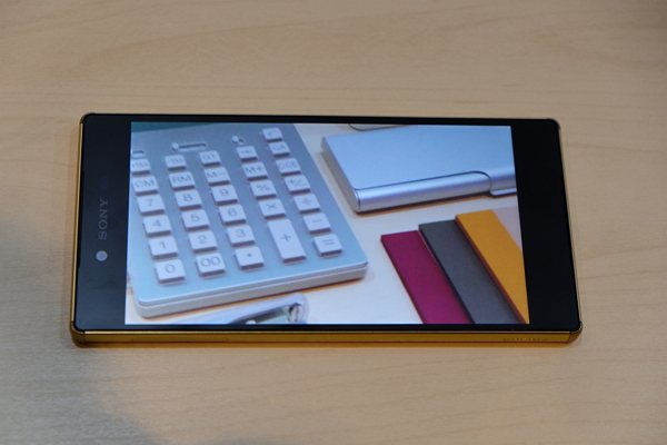 Xperia Z5 Premium具備4K錄影與4K螢幕,所錄製的4K即使放大後,仍然清晰顏色飽滿。(記者陳炳宏攝)