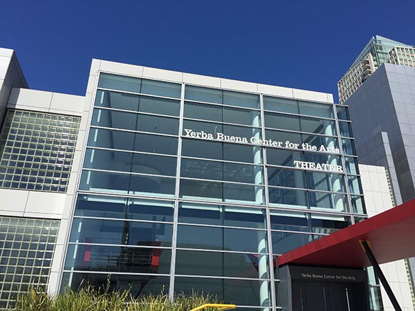 以往 Apple 主要都是在 Yerba Buena Center of Art（芳草地藝術中心）舉辦發表會