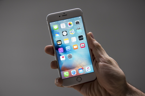 iPhone 6s /6s Plus 支援速度更快的  LTE-Advanced(LTE-A)(圖片來源/彭博社)