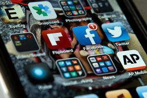 Apple 推出首款官方 Android APP!卻為了是打 Google 臉? Apple 推出首款官方 Android APP!卻為了是打 Google 臉?