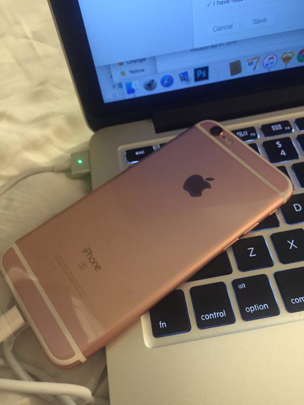 iPhone 6s 玫瑰金款式(圖片來源/@MoonshineDesign)