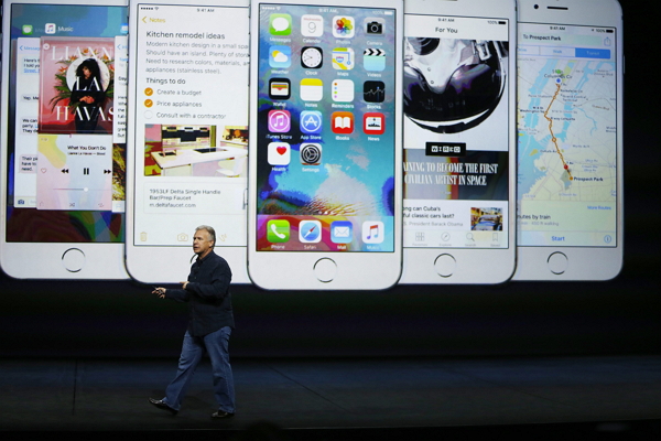 多數外媒都表示,iPhone 6s 速度與效能都比 iPhone 6 還要好(圖片來源/法新社)