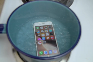 蘋果沒說的秘密規格 Iphone 6s 居然是防水手機 自由電子報3c科技 蘋果沒說的秘密規格 Iphone 6s 居然是防水手機 自由電子報3c科技